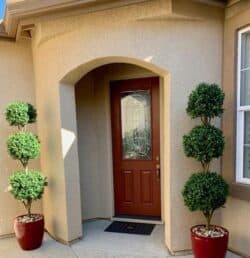 Outdoor Triple Ball Topiary Trees, <a href='https://silk-plant.com/fake-topiary-trees' target='_blank'>fake topiary</a> trees” class=”wp-image-1624″ width=”281″ height=”290″/><figcaption class=